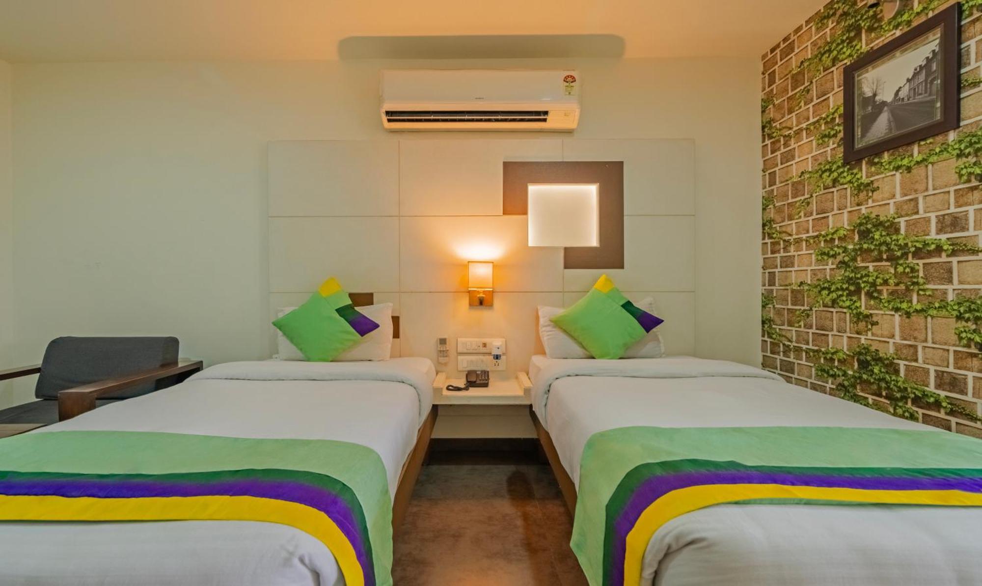 Hotel Casa, Vadodara Exterior photo